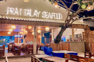 10 ร้านอาหารเกาะเสม็ด 2565 ร้านอาหารทะเลวิวดี ซีฟู้ดสด ราคาถูก